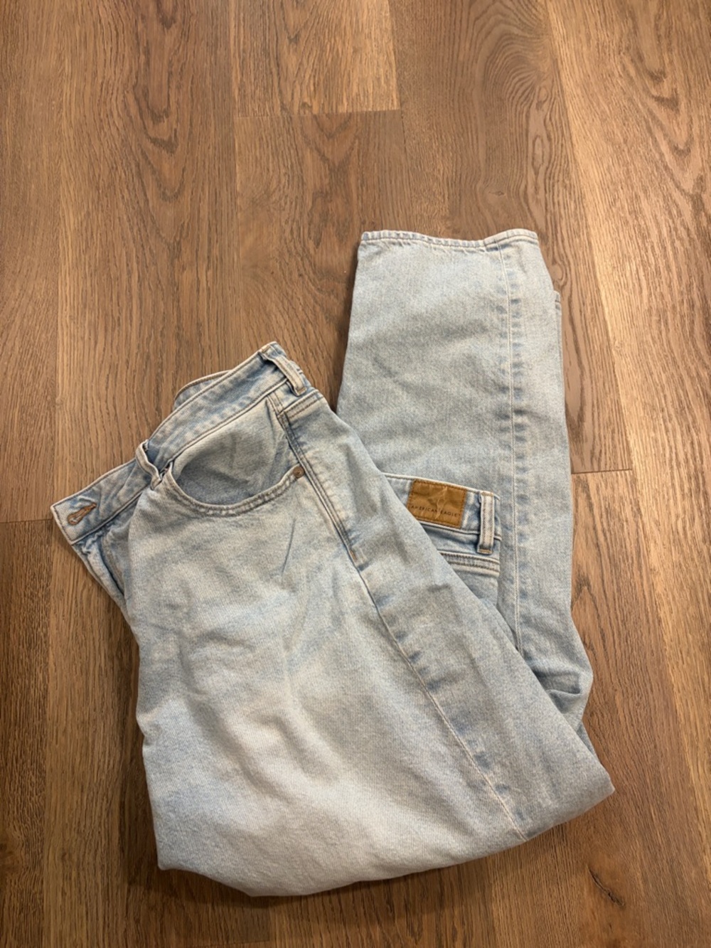American Eagle strigid Mom Jean.
